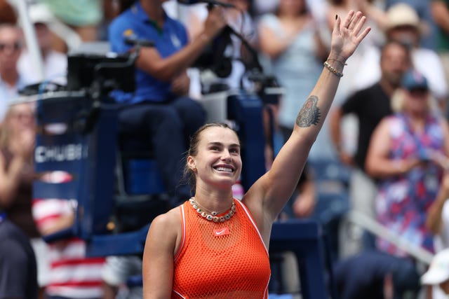 Aryna Sabalenka waves